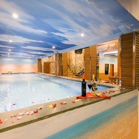 קנגו Caroline Hostel מראה חיצוני תמונה
