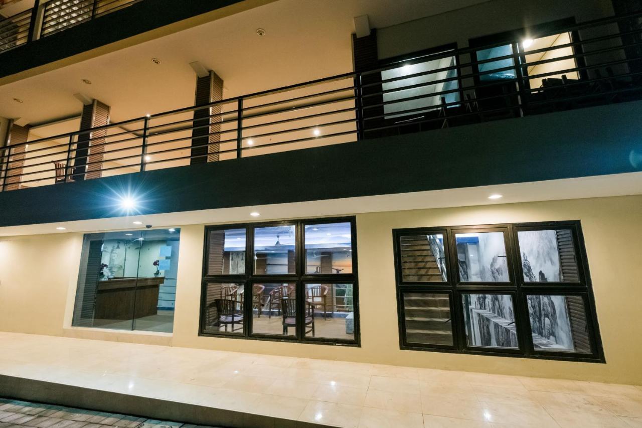 קנגו Caroline Hostel מראה חיצוני תמונה